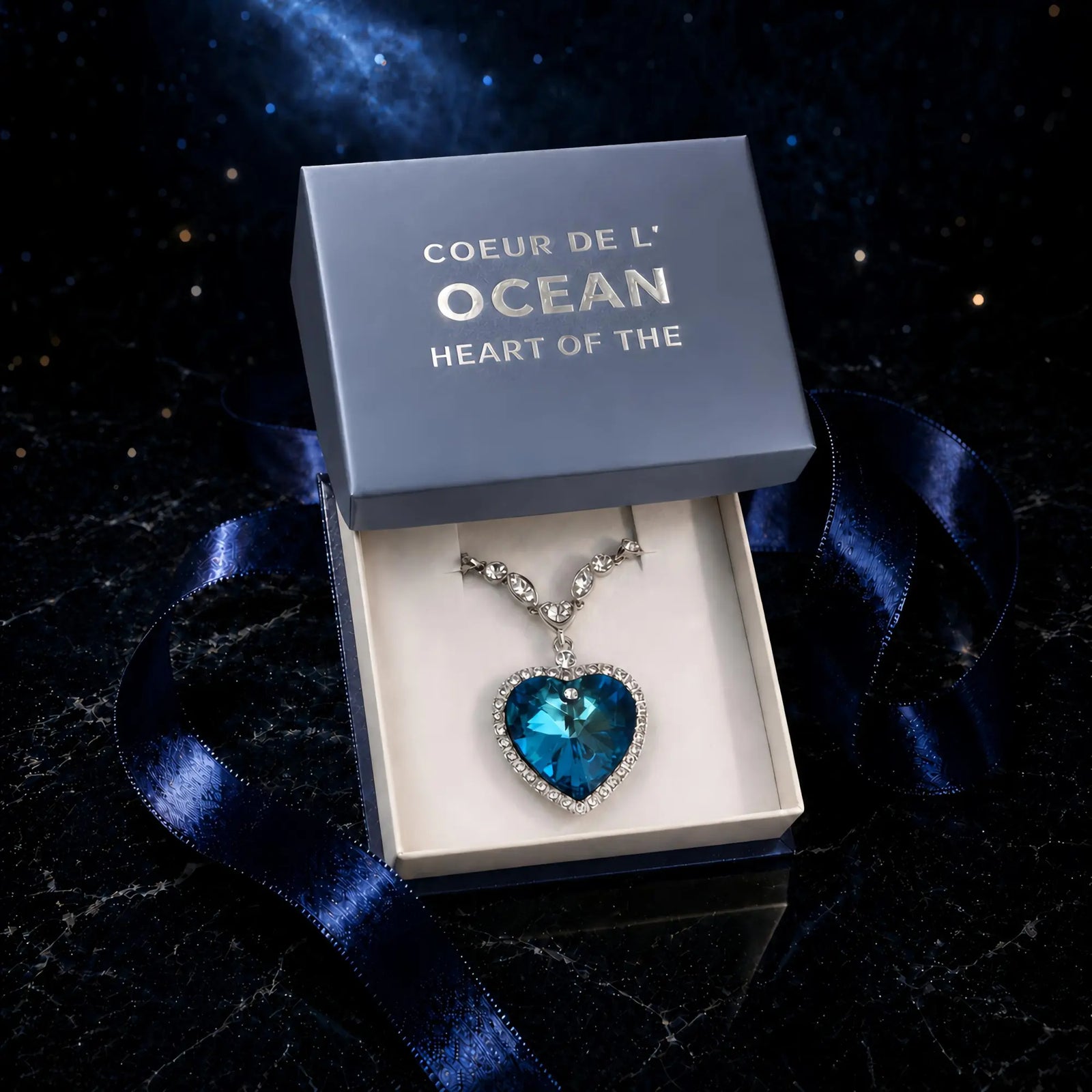 Le Collier Coeur de l'Océan dans son écrin/boite cadeau